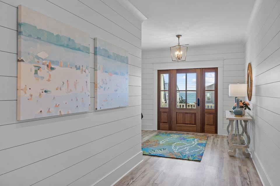 Hallway to Stairs/Entry