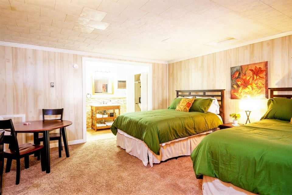 This lodge features 2 queen size beds; perfect for groups of 1-4 people!