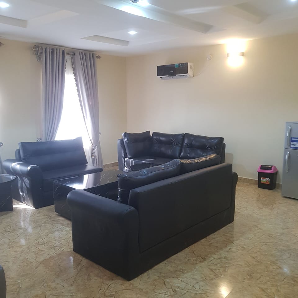 Luxury Studio Suite | Iron/ironing board, free WiFi