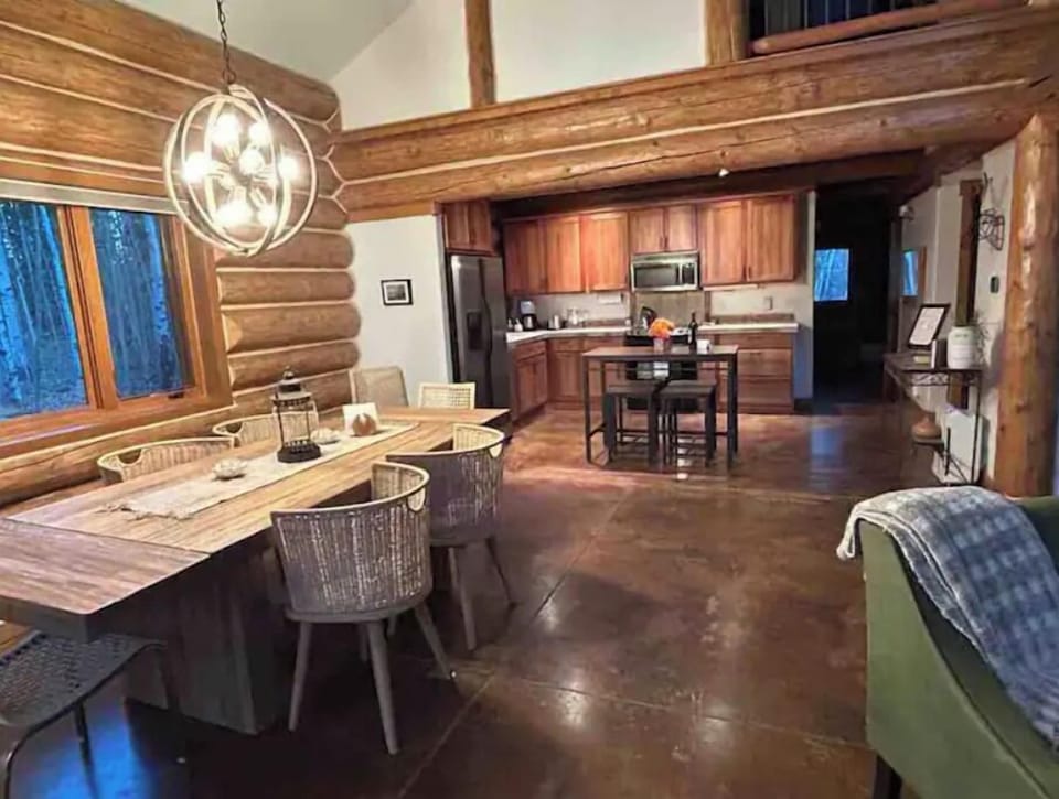 Open floor seating with radiant heat floors 