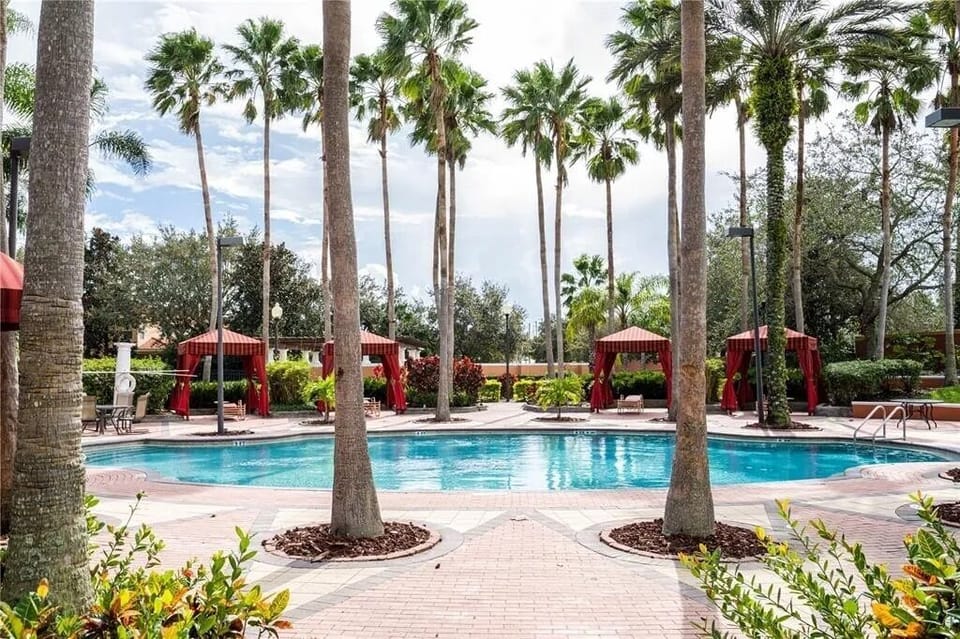 1510 clubhouse pool 2.jpg