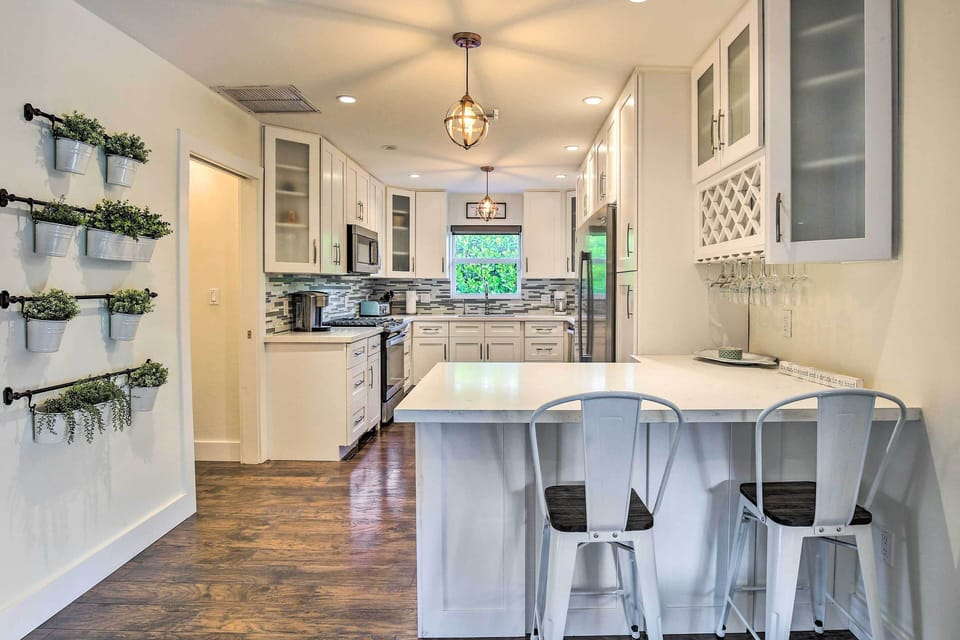 Kitchen | Coffee Maker | Toaster | Cooking Basics | Drink Fridge