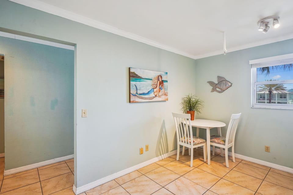 Kitchen nook area