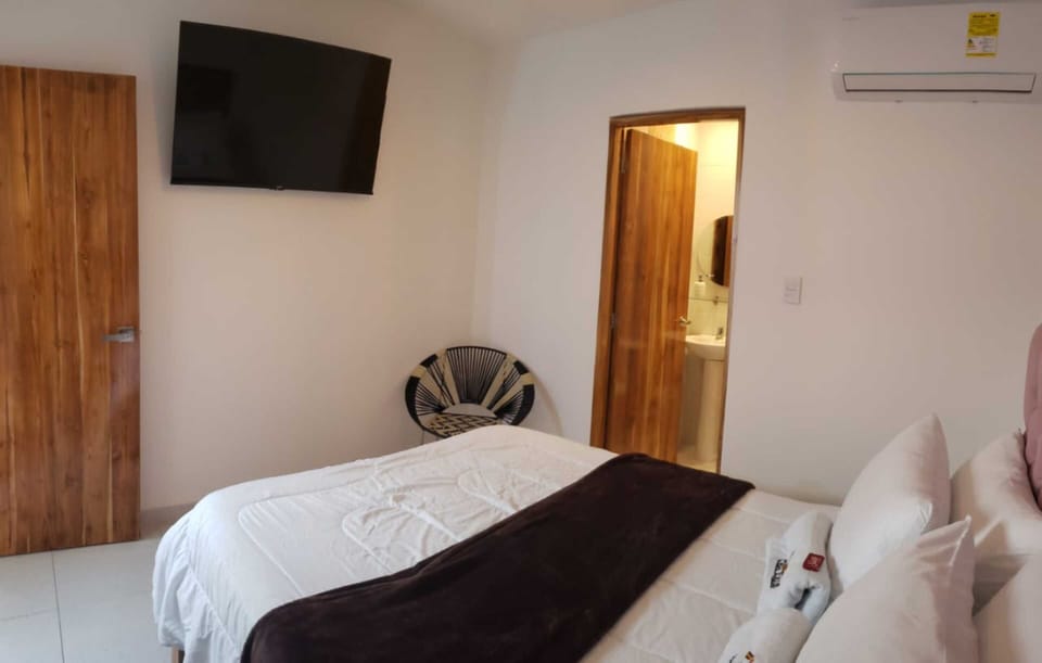 Double Room with Private Bathroom | Free WiFi, bed sheets