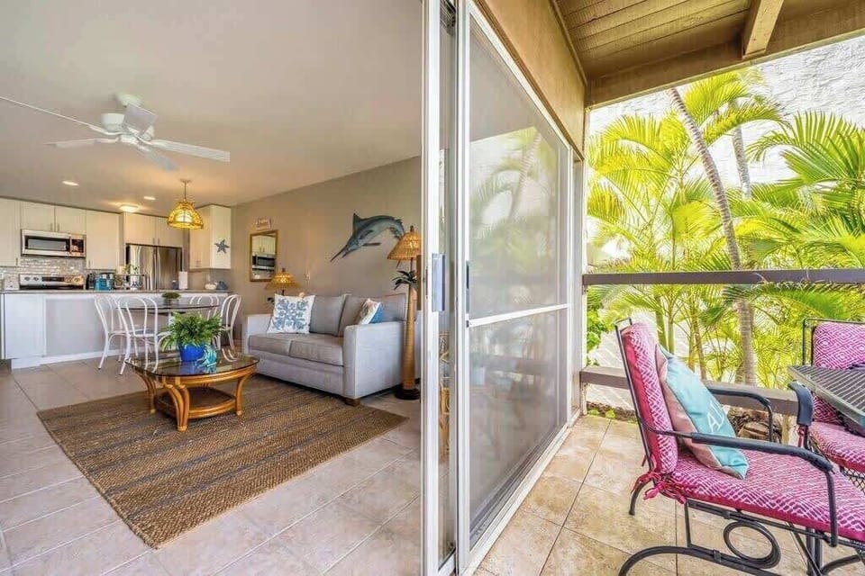 Indoor/outdoor living at it's best. 