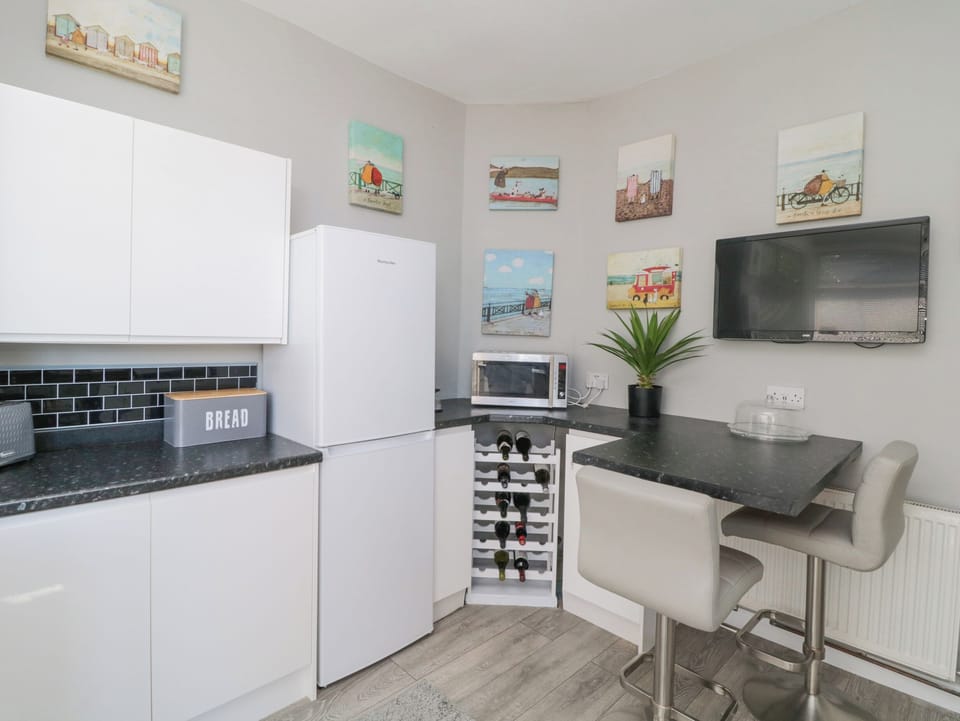 Fridge, dishwasher, electric kettle, toaster