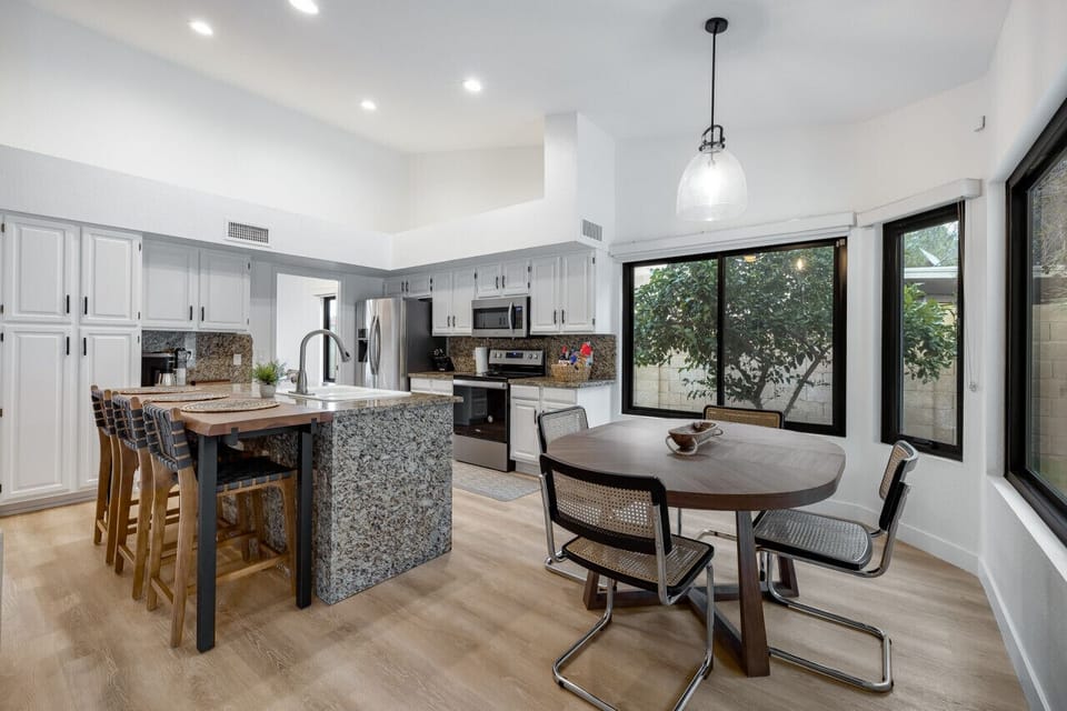 Eat in KItchen