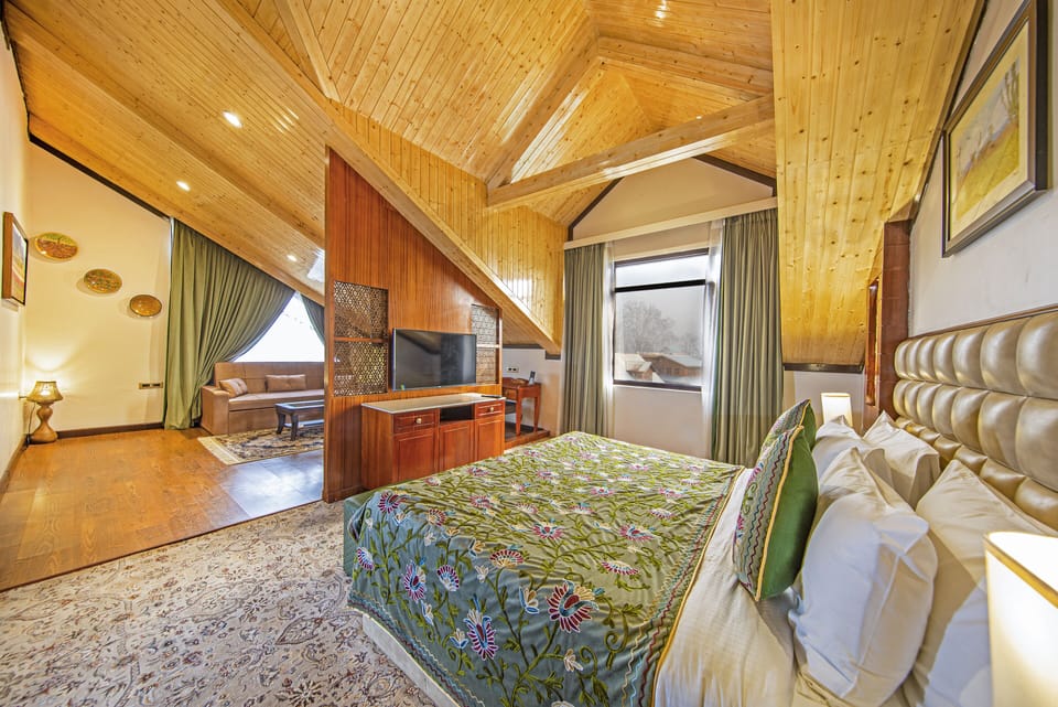 Attic Suite - Zabarwan Mountain View | In-room safe, iron/ironing board (on request), WiFi (free), bed sheets