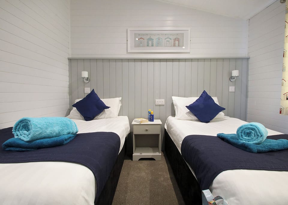 Bedroom, Bed