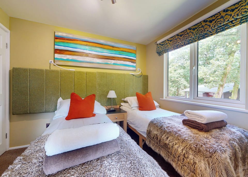 Bedroom, Bed