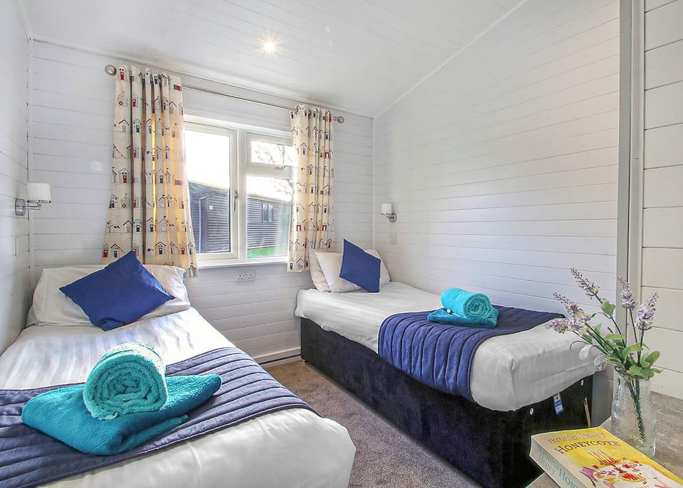Bedroom, Bed