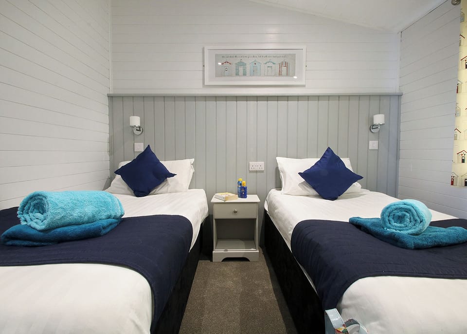 Bedroom, Bed