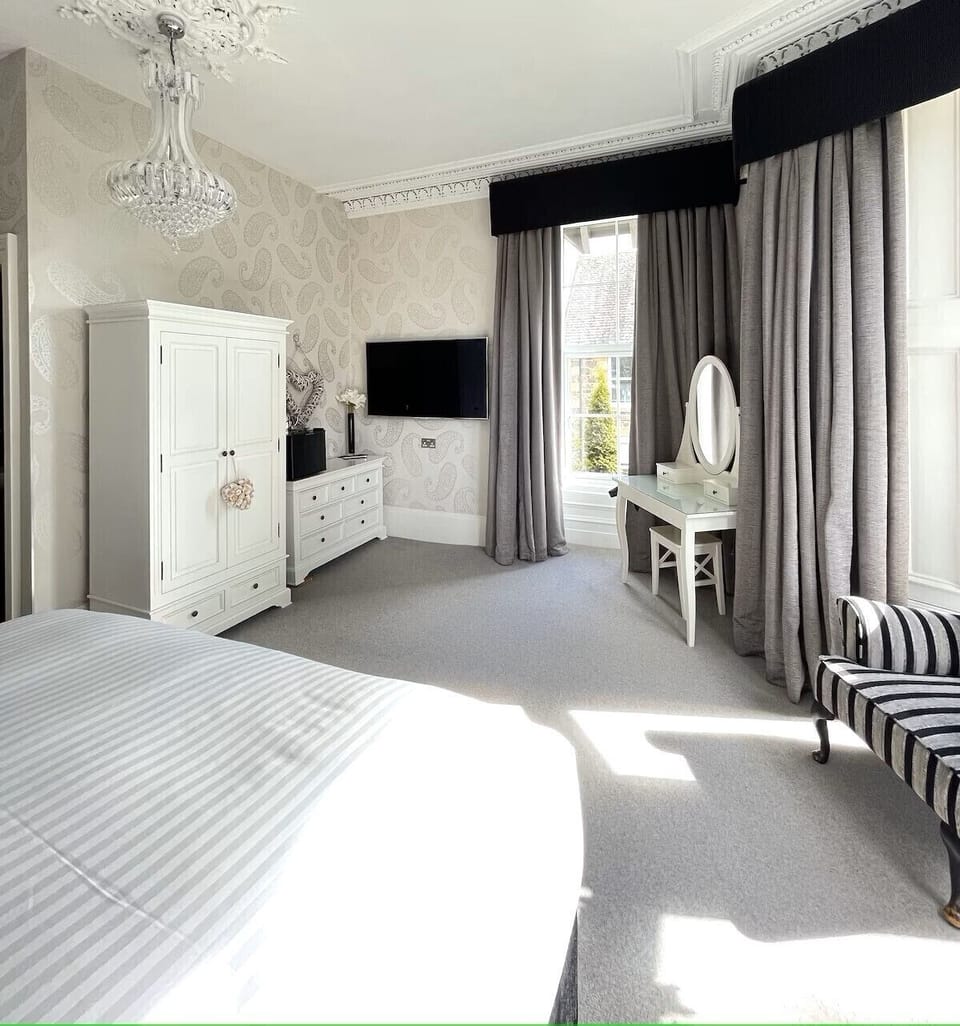 Superior Suite, Ensuite (5) | Individually decorated, iron/ironing board, free WiFi, bed sheets