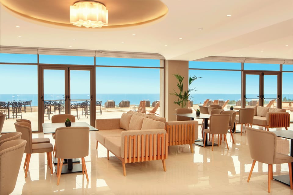 6 bars/lounges, 3 poolside bars, swim-up bar, beach bar