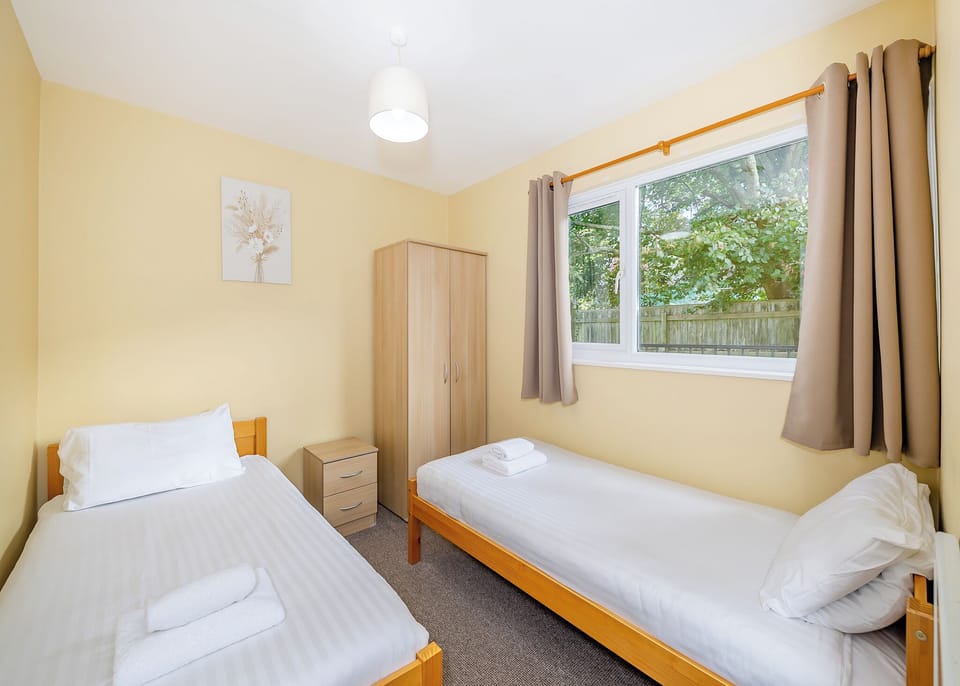 Bedroom, Bed