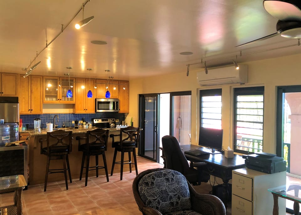 Breakfast bar and main living area A/C