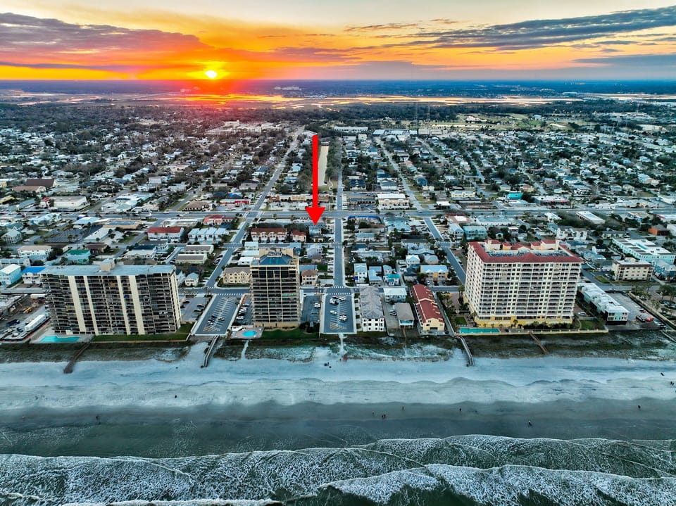 Large group beach homes this close to the ocean are rare in Jacksonville Beach.
