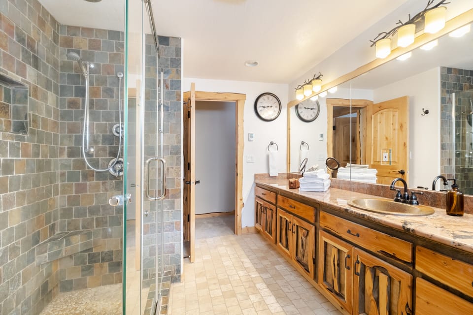 Primary ensuite.