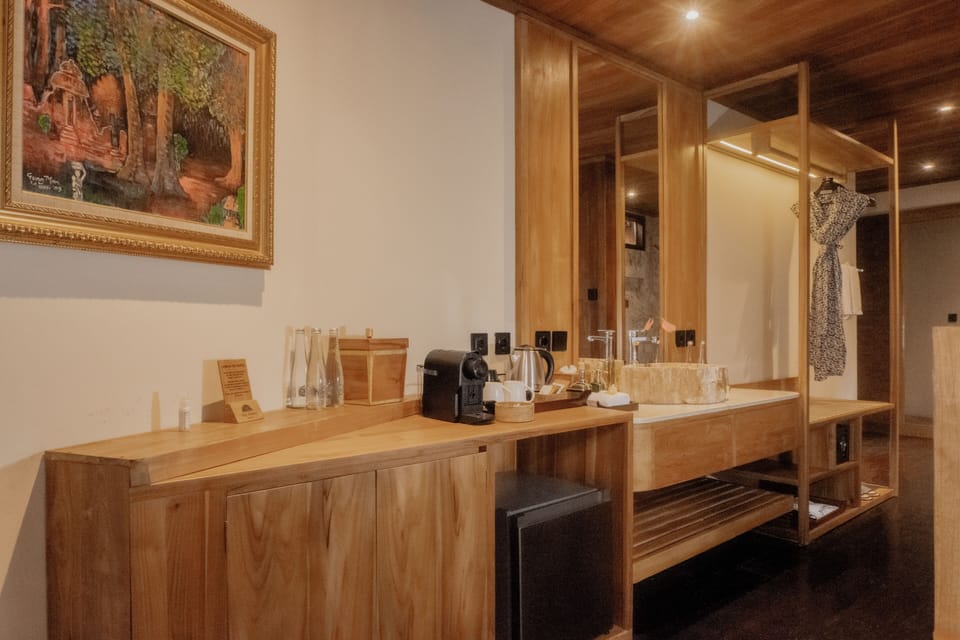 Luxury Villa, 1 Bedroom, River View | Room amenity
