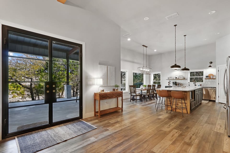 Access to outside in-between living room and kitchen