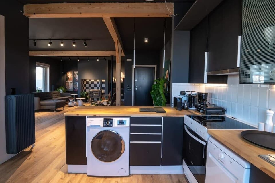 Kitchen with Open Layout and Dining Connection – Stylish, functional, and designed for easy living.