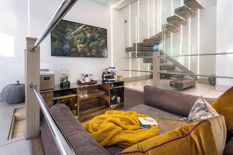 Superior Room | Living area | Smart TV, Netflix, streaming services