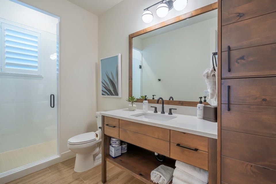 Villa 62 - En suite bathroom
