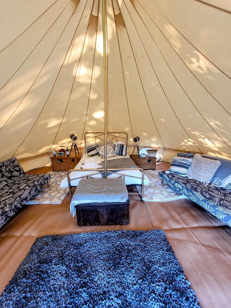 Luxury Tent | Iron/ironing board, free WiFi, bed sheets