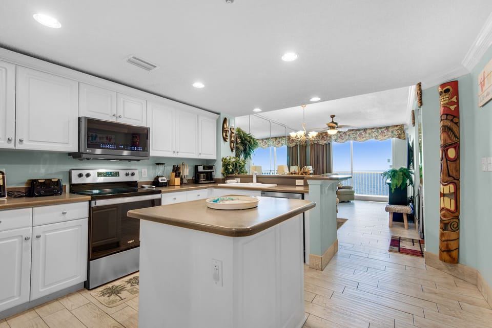 Kitchen with kitchen island