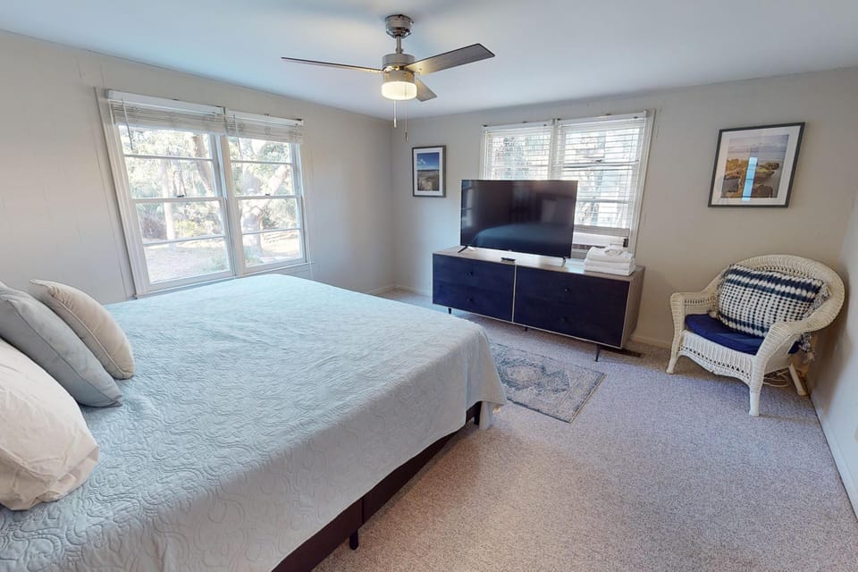 99-Steps-Away-Bedroom-3