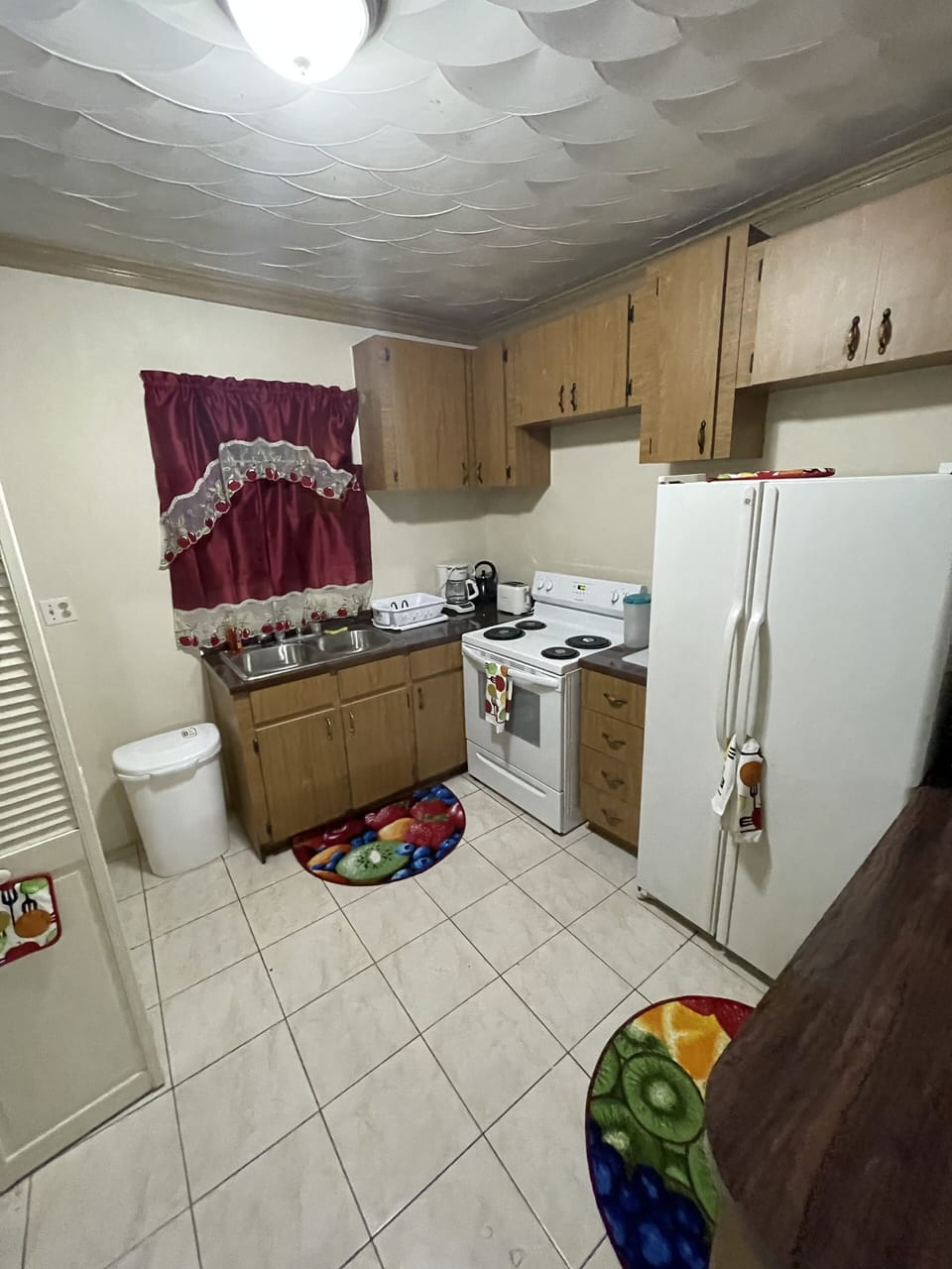 Basic Triple Room | Private kitchen | Coffee/tea maker, freezer