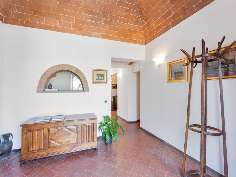 Entrance / Reception