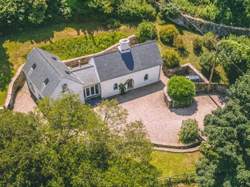 Setting | Shute Cottage, Manorbier