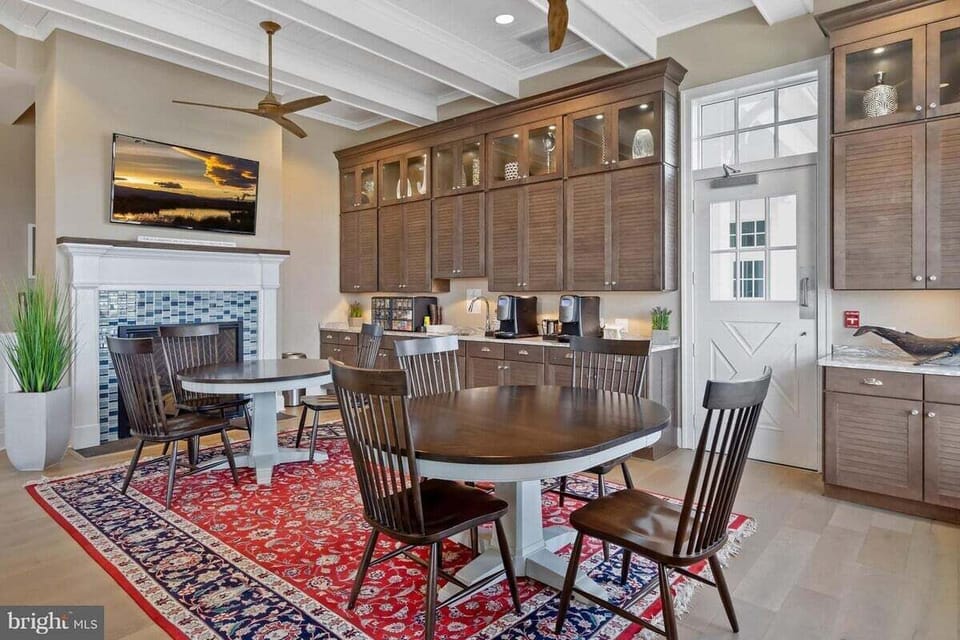 Coffee Room at Coastal Club: Free Coffee, Tea and Hot Cocoa w Purchase of Recreational Passes