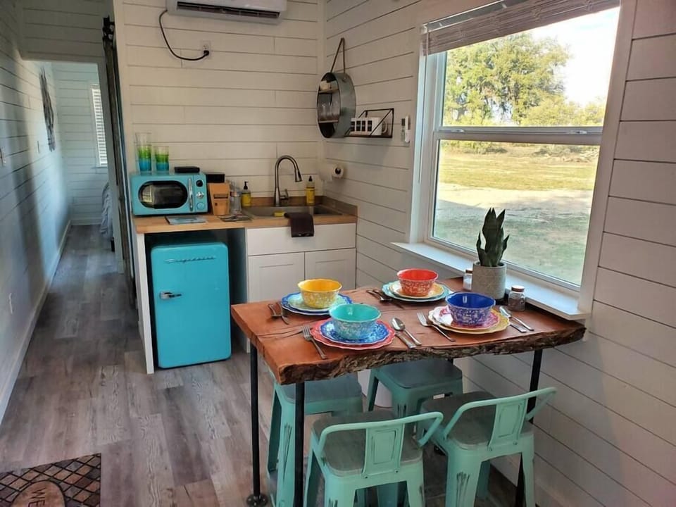 Kitchenette (2)