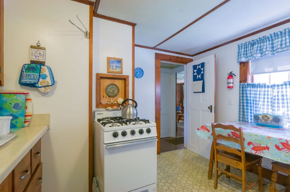 Kitchen stove