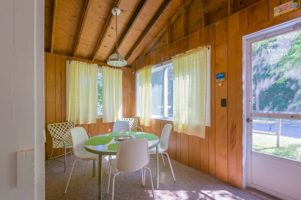 Dining area in sun room