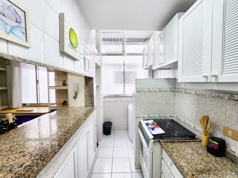 Family Apartment | Private kitchen | Fridge, oven, cookware/dishes/utensils