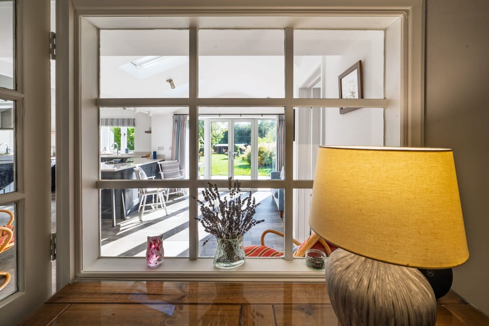Ground floor: Attractive layout throughout