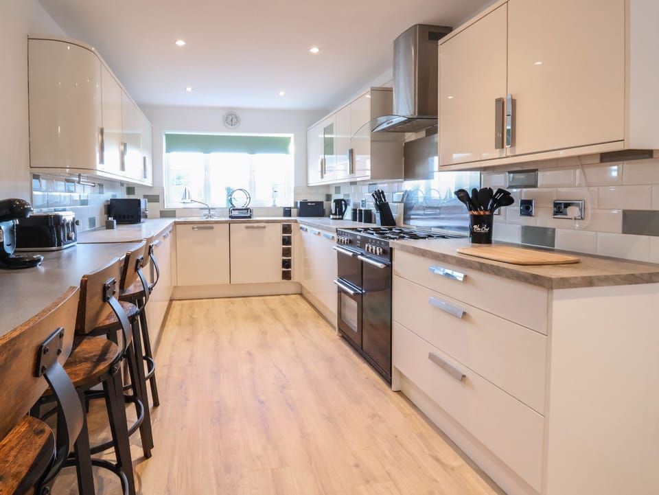 Fridge, dishwasher, electric kettle, toaster