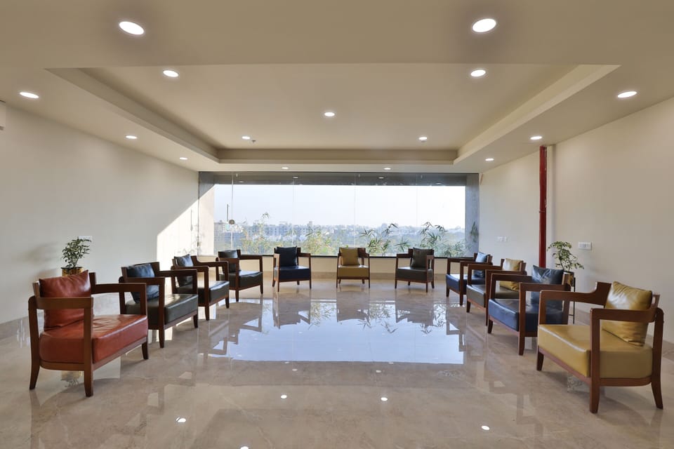 hotel monville Hotel in Vadodara