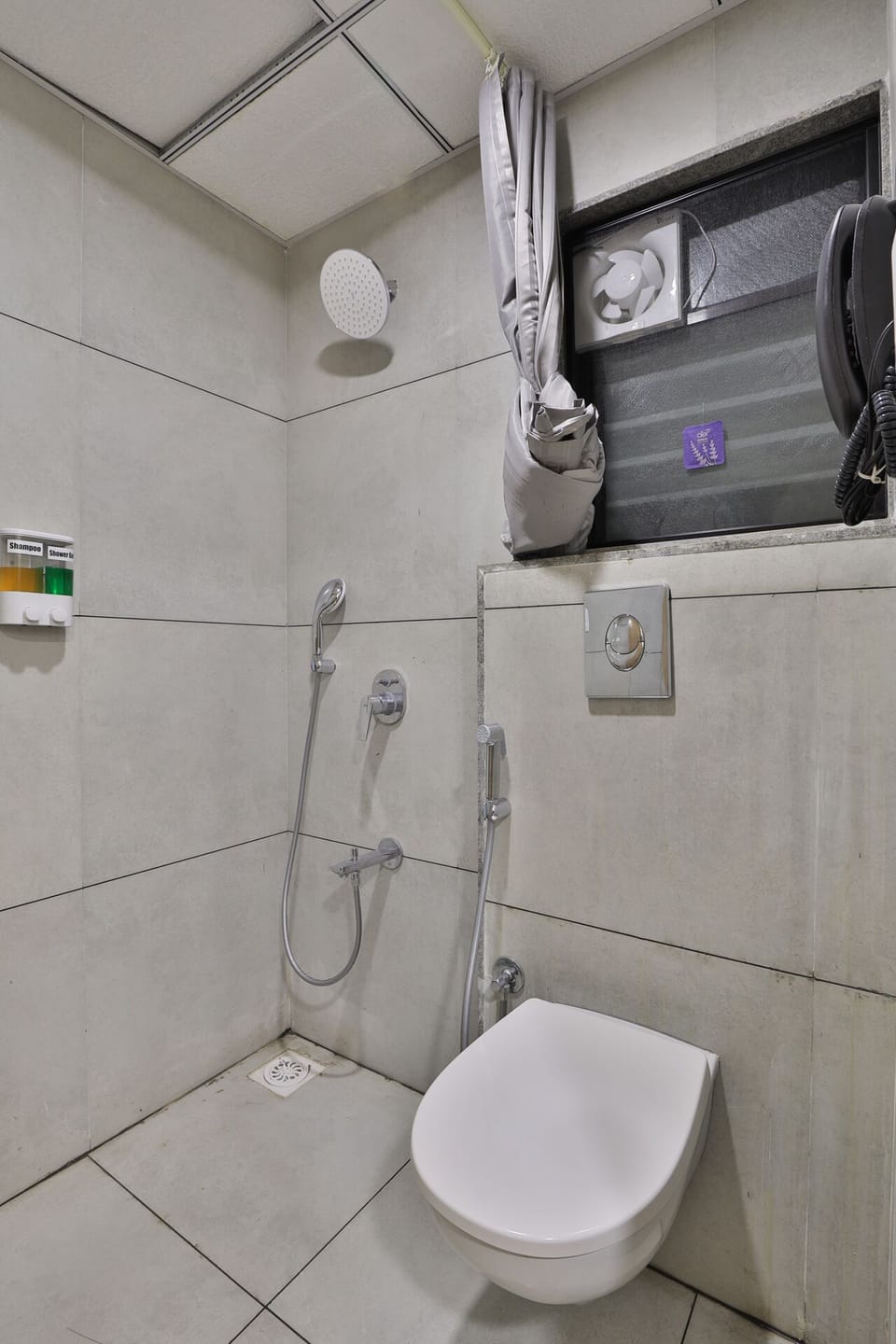 hotel monville Hotel in Vadodara