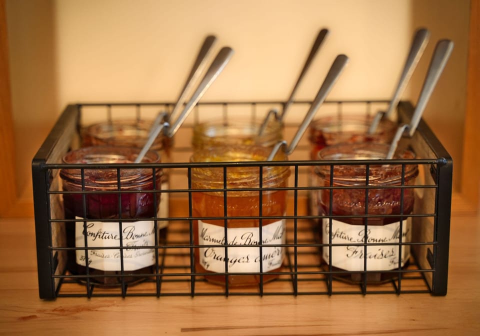 Buffet breakfast for a fee on weekends