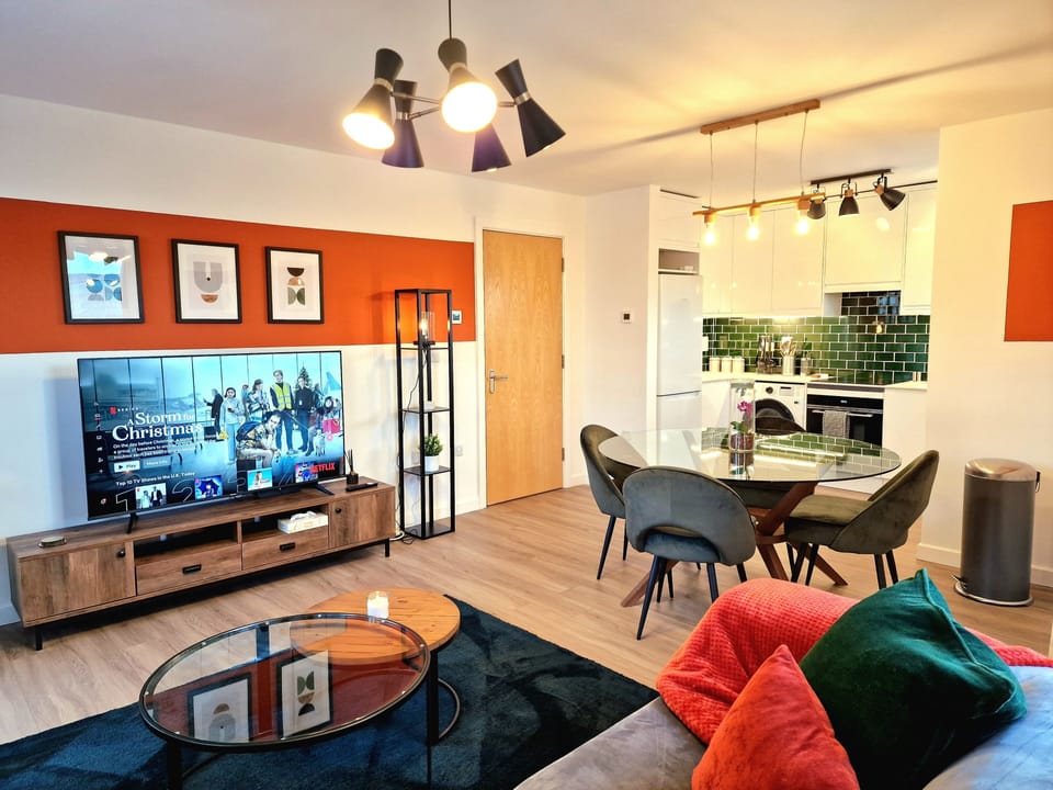 City Apartment | 2 bedrooms, laptop workspace, free WiFi, bed sheets