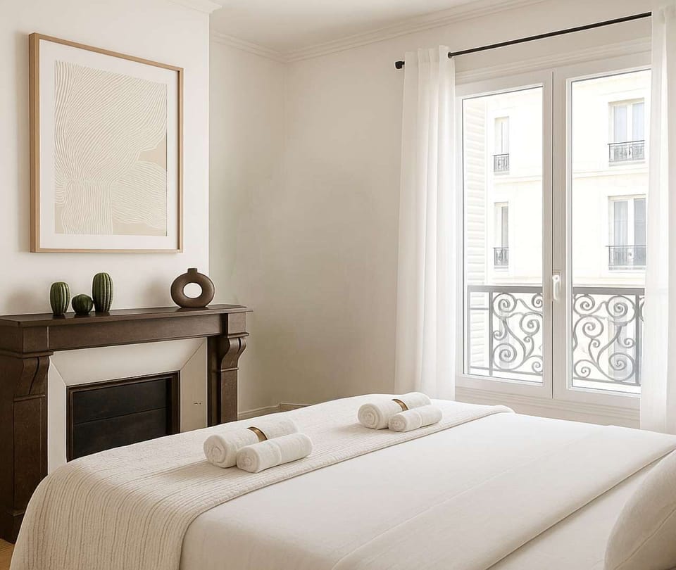 Bedroom full of light & chimney
