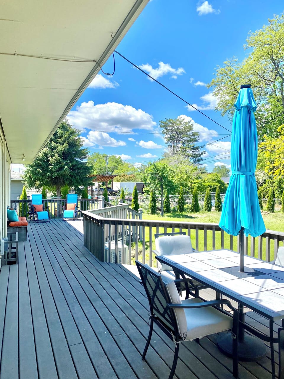 Outdoor dining
