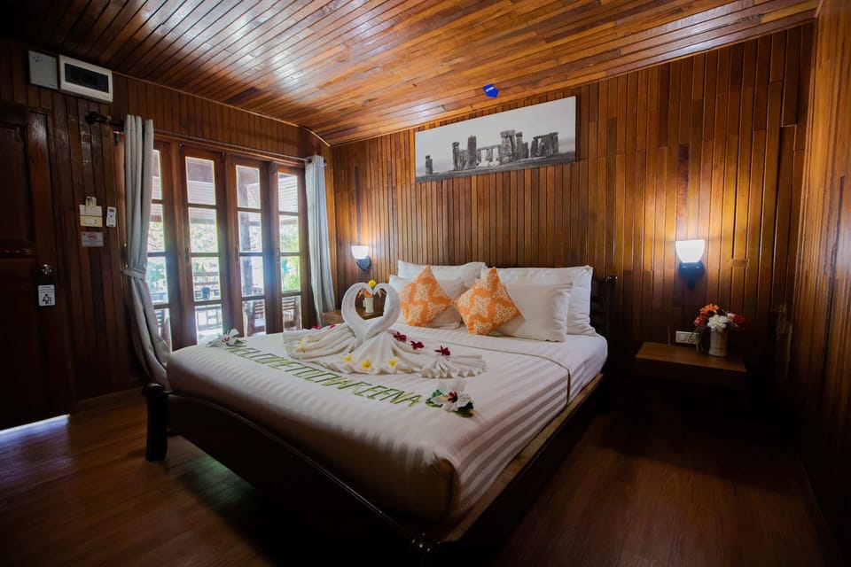 Beach Front Bungalow | WiFi (free), bed sheets
