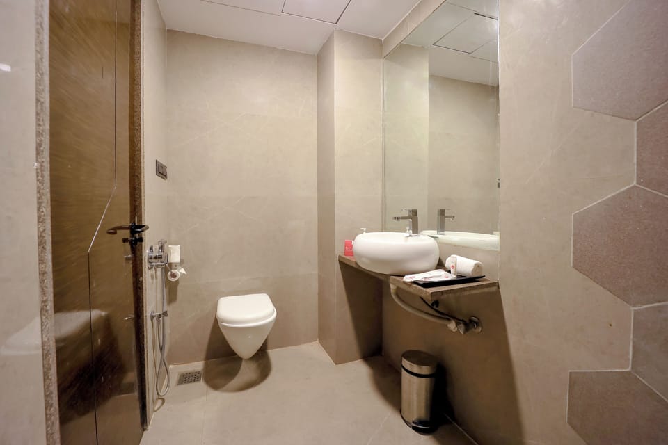 Junior Suite, 2 Queen Beds | Bathroom | Shower, rainfall showerhead, free toiletries, hair dryer