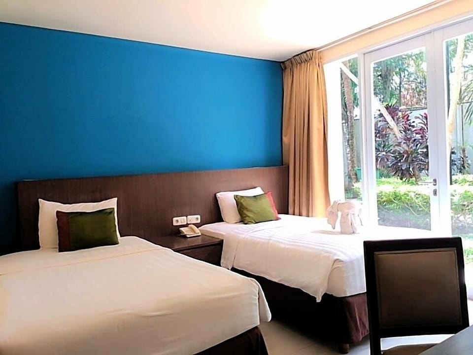 Standard Double or Twin Room, 1 Bedroom, Non Smoking, Balcony | Premium bedding, down comforters, iron/ironing board, WiFi (free)
