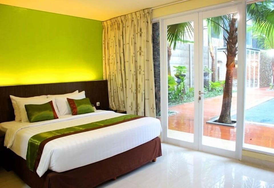 Deluxe Double or Twin Room, 1 King Bed, Non Smoking, Pool View | Premium bedding, down comforters, iron/ironing board, WiFi (free)
